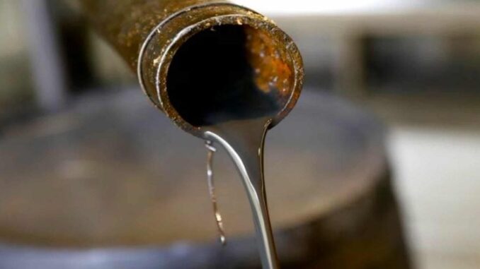 Oil reversal and crowded shorts keep crypto traders on edge